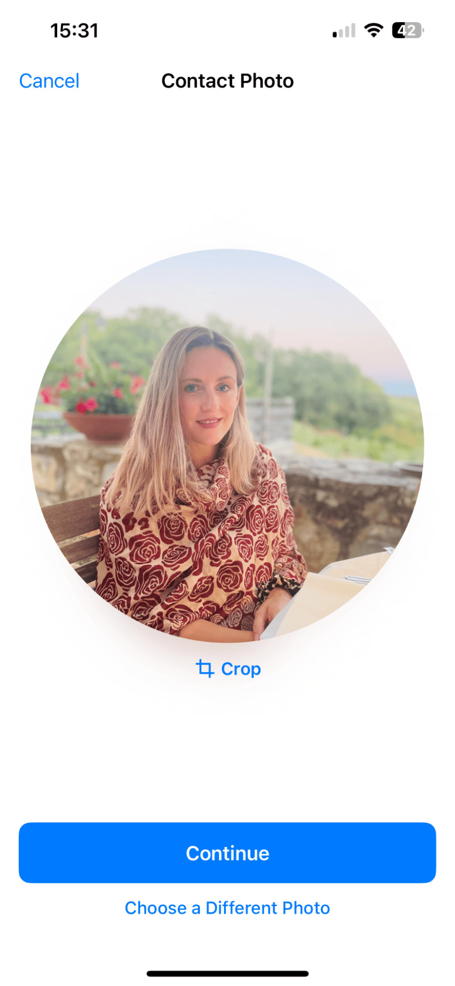 Opening the Contacts app to change contact photo on iPhone