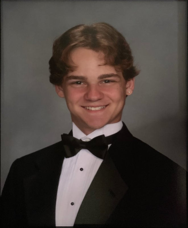 senior yearbook photo example