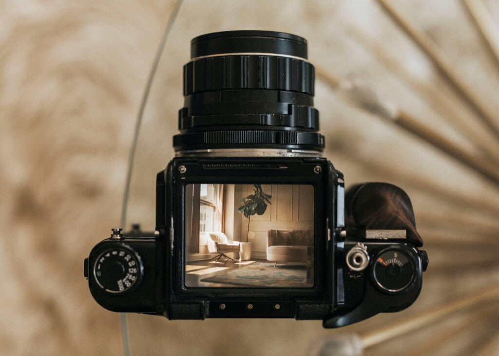 Optimizing Shooting Height in Residential Photography