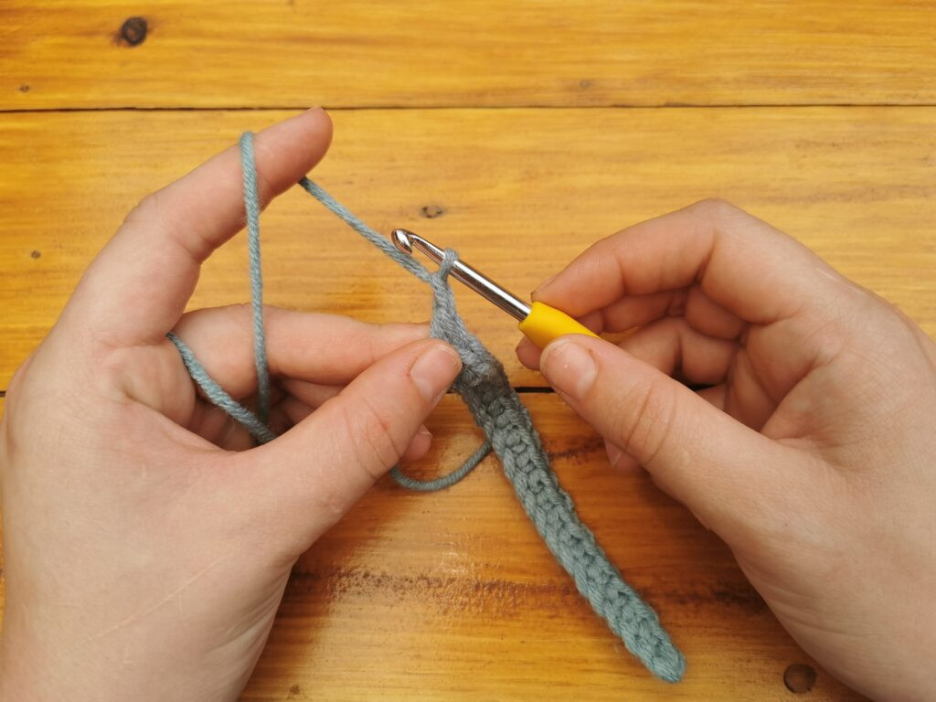 Chaining one to start the second row maintains the correct height and edge alignment