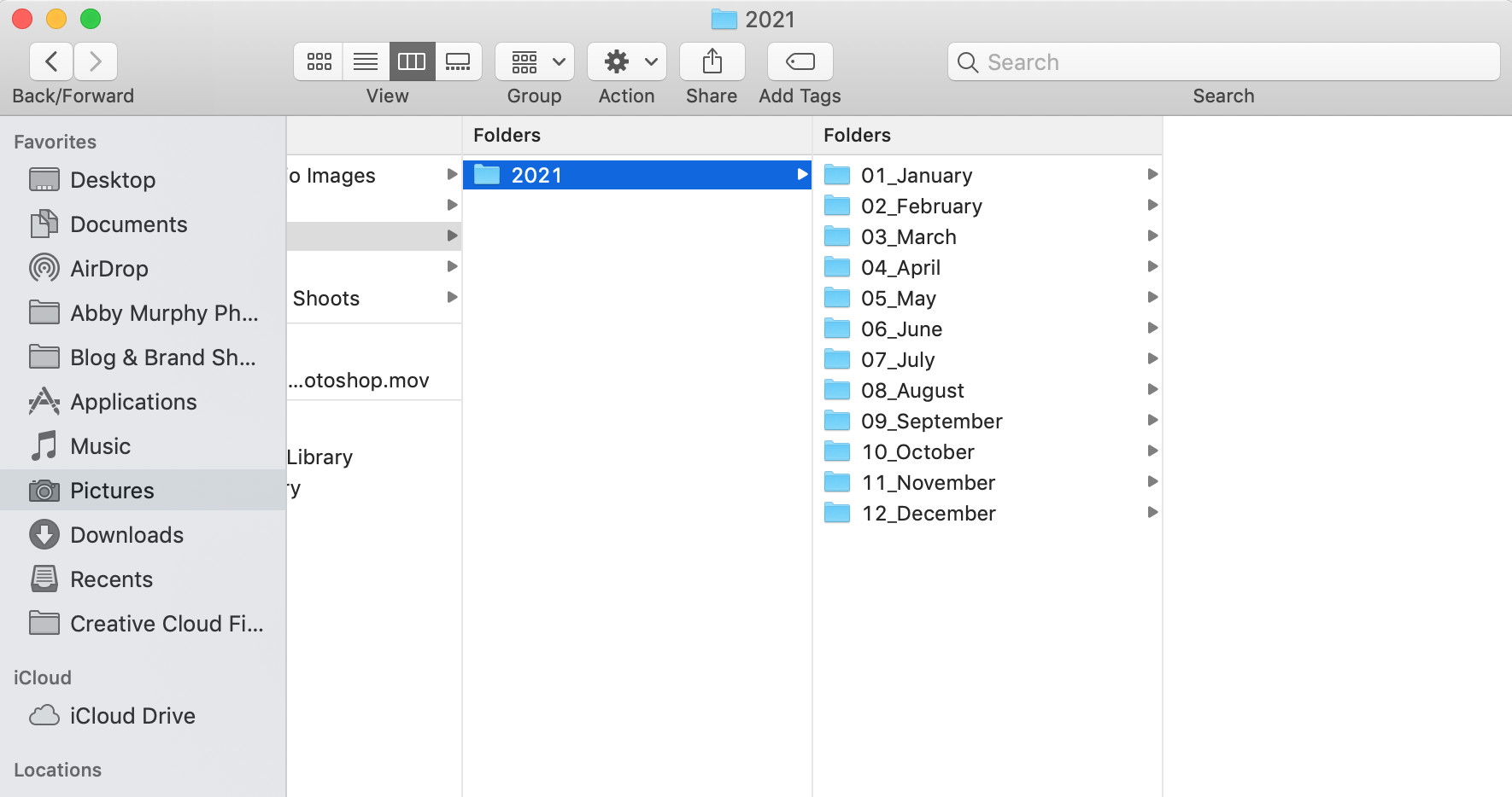Folder structure example for organising digital photos, categorised by year and month