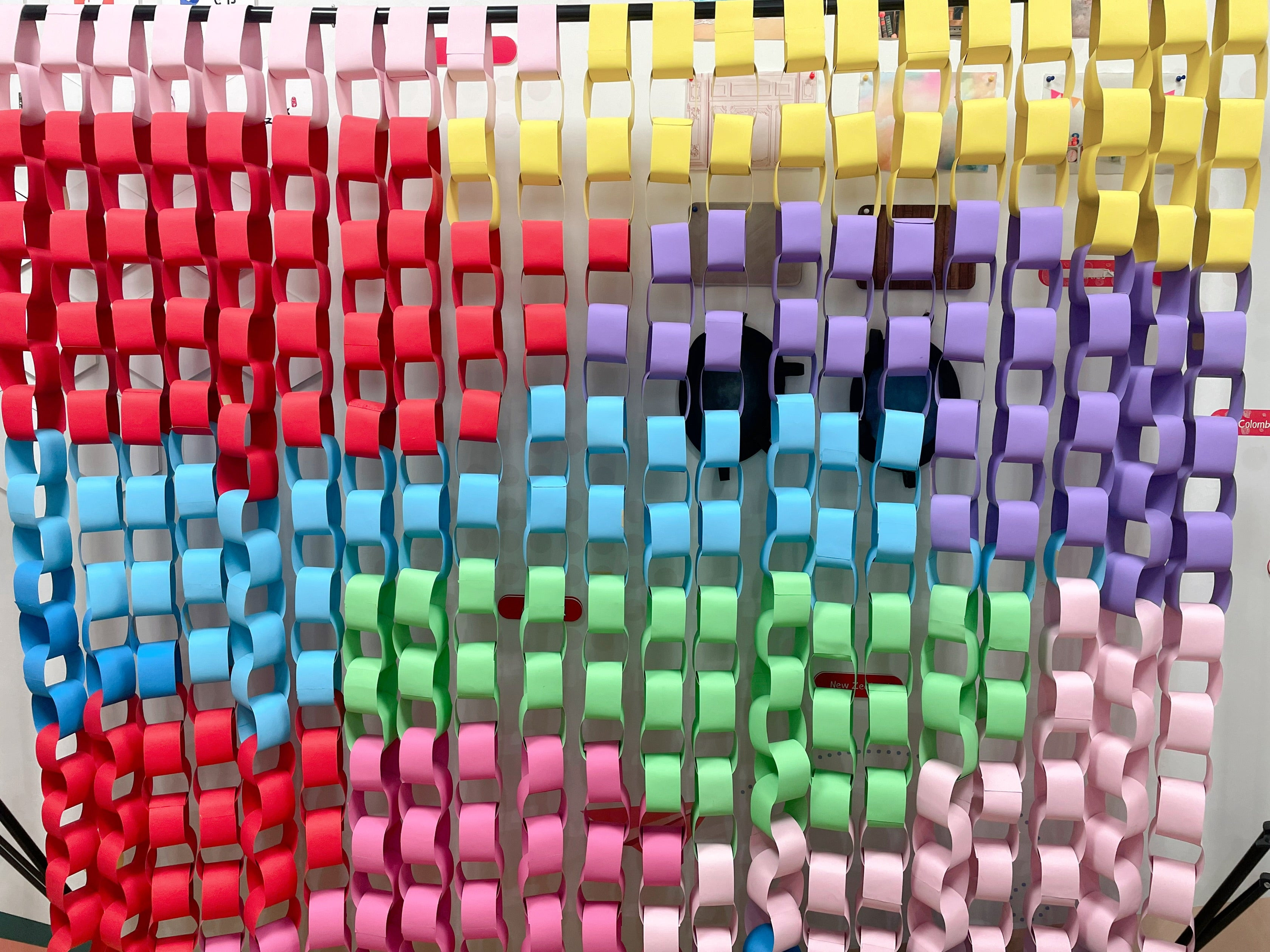 DIY Paper Chain Backdrop