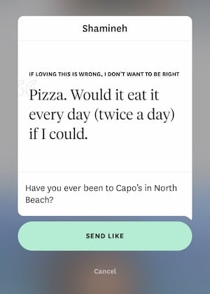 Food photo comment example: Delicious food with a question about favorite dish and location