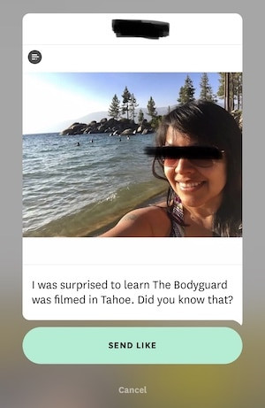 Travel photo comment example: Beautiful scenery with a question about the trip's highlight