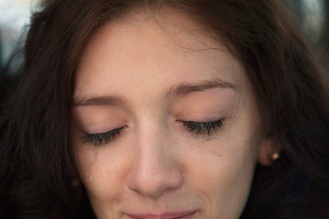 Jeremy Sachs-Michaels captures Lauren crying after his grandfather's death