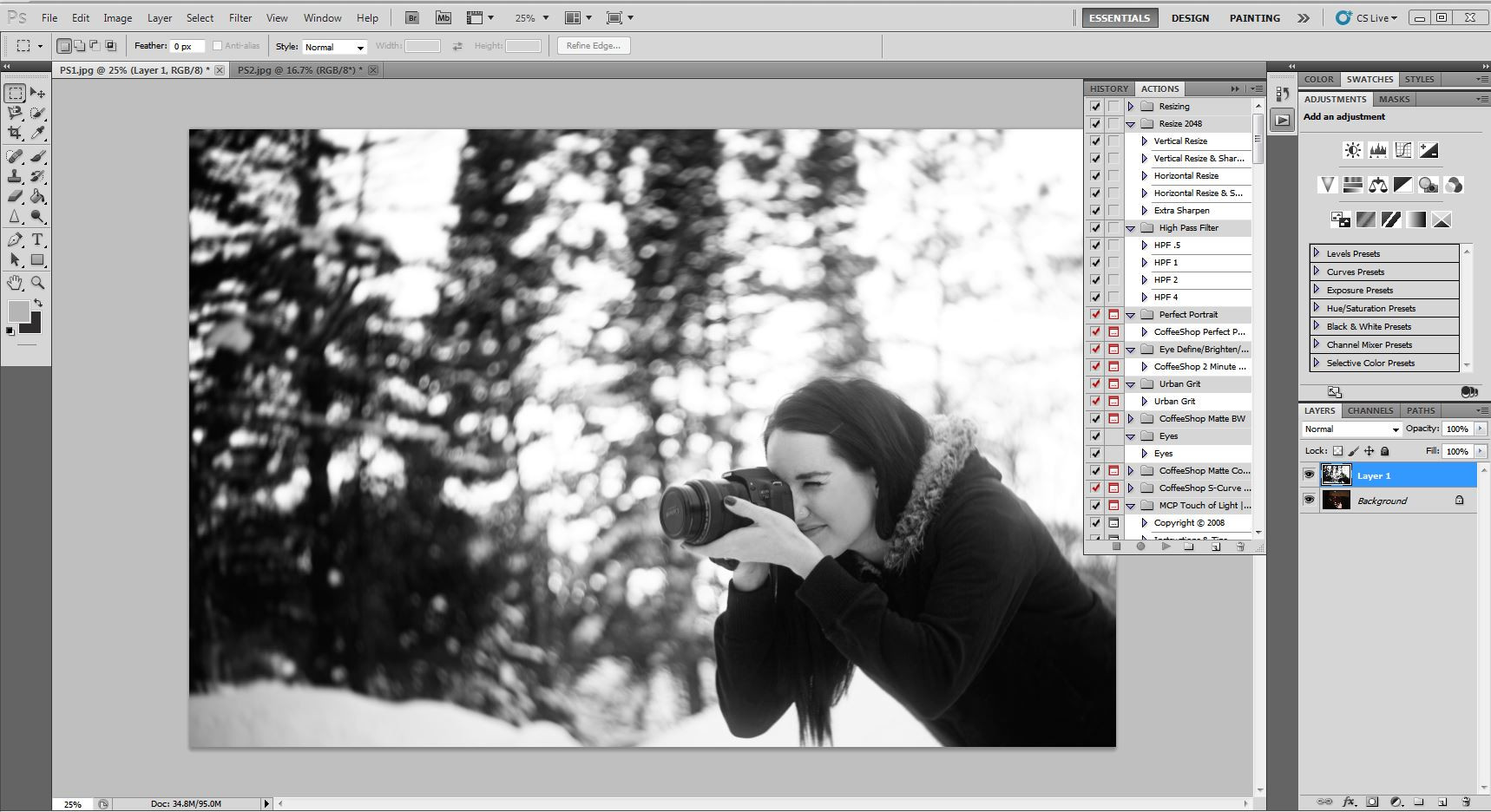 Pasting the photographer image onto the bubble image in Photoshop