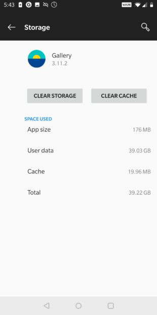 Clearing the cache of the Gallery app on an Android device, illustrating app troubleshooting