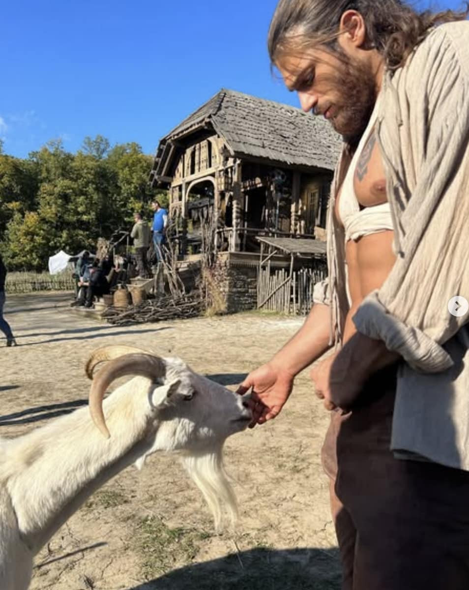 Can Yaman showcasing his acting skills in the series El Turco.