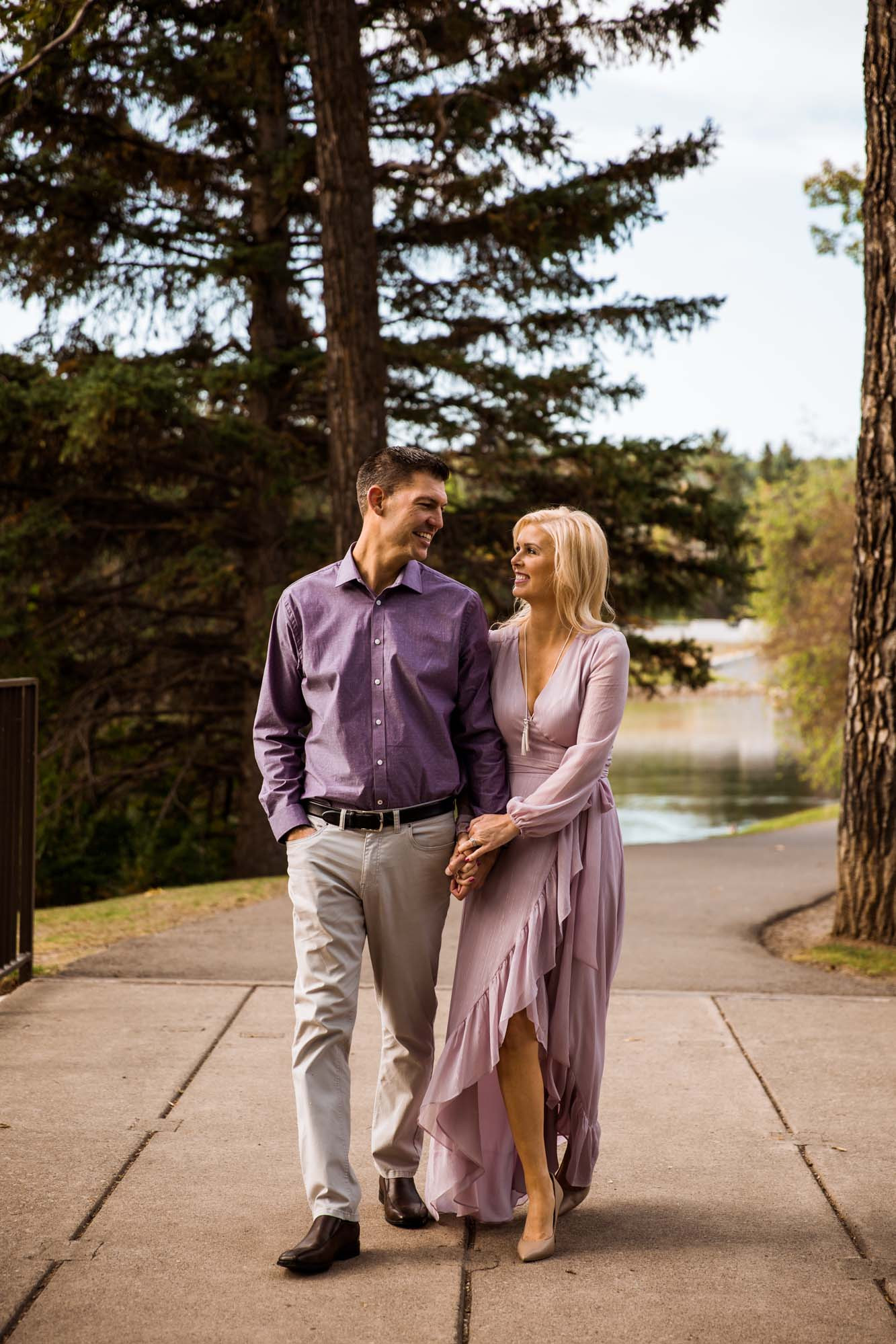 Romantic handhold portrait