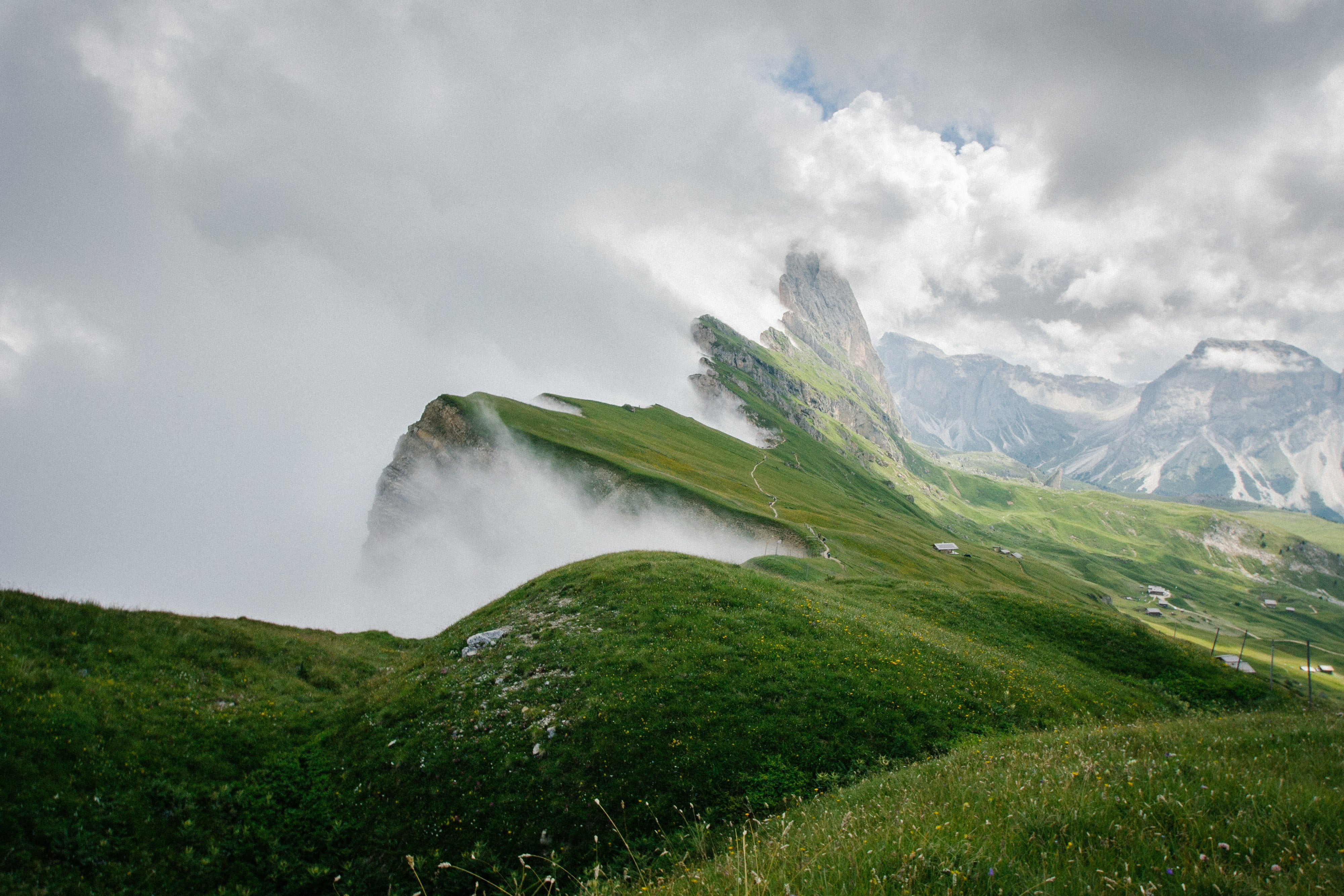 Manual Exposure for Balanced Shot in Fog