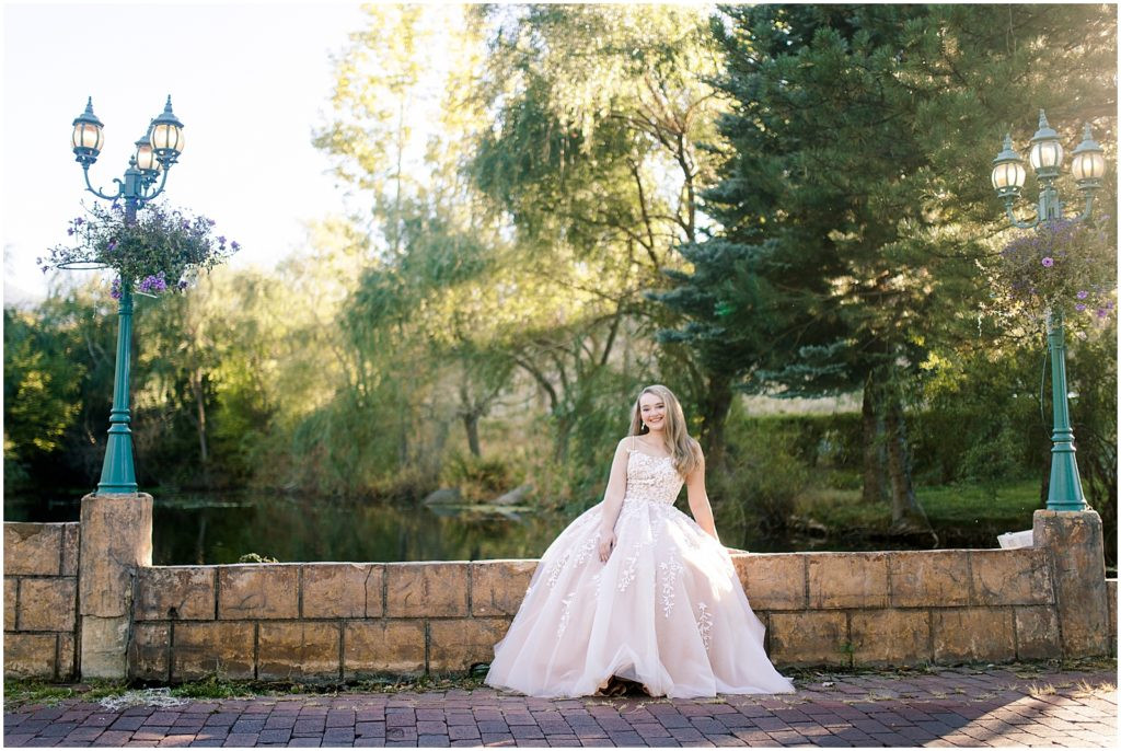 La Caille Senior Session: Capturing elegance and style
